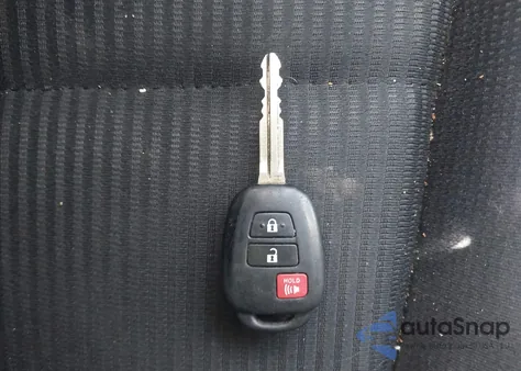 2014 Toyota Rav4 Xle z USA, uszkodzony, nr VIN JTMRFREV4EJ005346